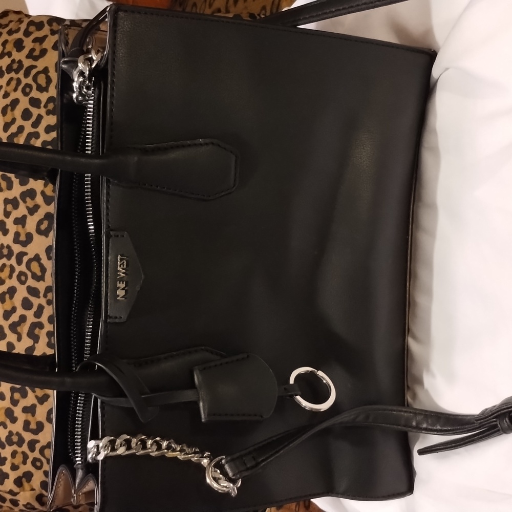 💕Nine West Black & Tan Faux leather Shoulder bag💕